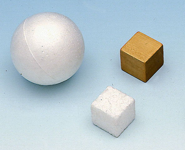 Cubes (2x) et sphère (1x)