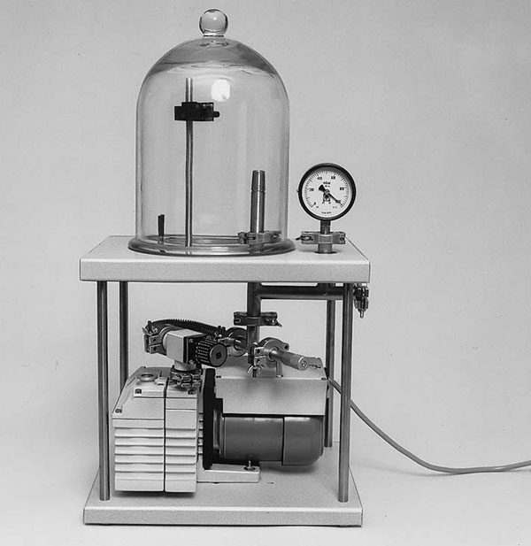 Poste de pompage 2 pour expériences dans le vide