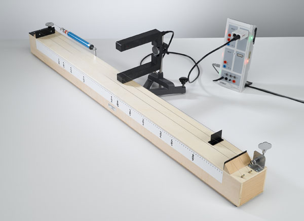 Détermination de la fréquence d'oscillation d'une corde en fonction de la longueur et de la tension de la corde