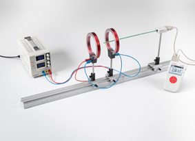 Mesure du champ magnétique sur une paire de bobines dans un dispositif de Helmholtz 