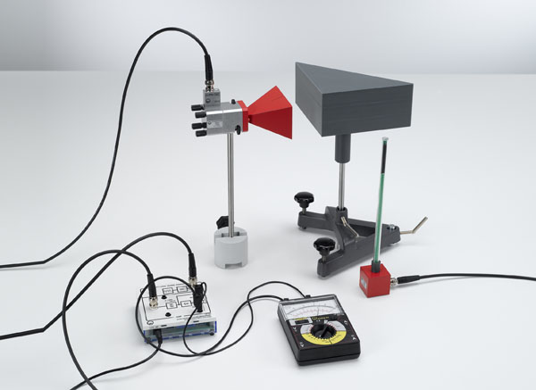 Étude de la réflexion totale avec des micro-ondes