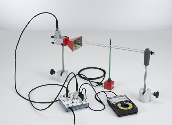 Propagation de micro-ondes le long d'une ligne de Lécher