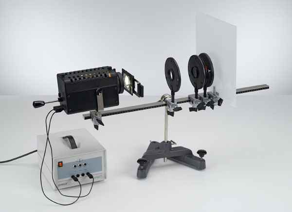 Analogie optique pour la diffraction d'un faisceau d'électrons par une structure polycristalline