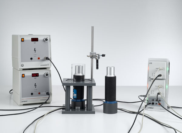 Coïncidence et corrélation angulaire γ-γ lors de la désintégration de positrons