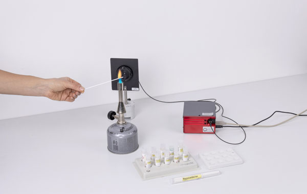 Enregistrement des spectres d'émission lors du test à la flamme