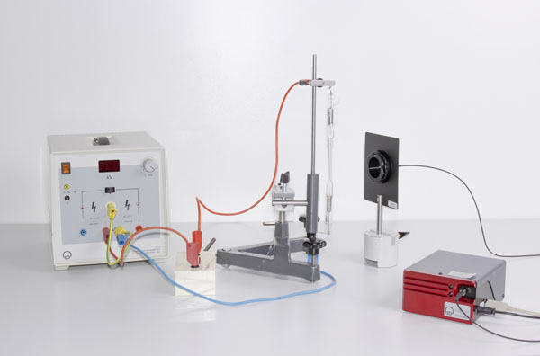 Enregistrement de spectres de lampes à décharge de gaz à l’aide d’un spectromètre compact